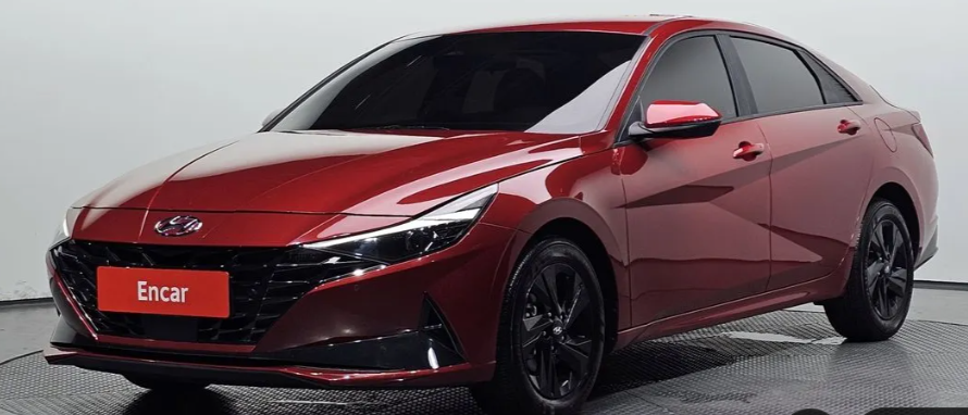 Красный Hyundai Avante 2023 Inspiration